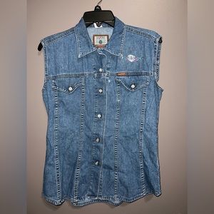 Motor Jeans & Sportswear sleeveless button down